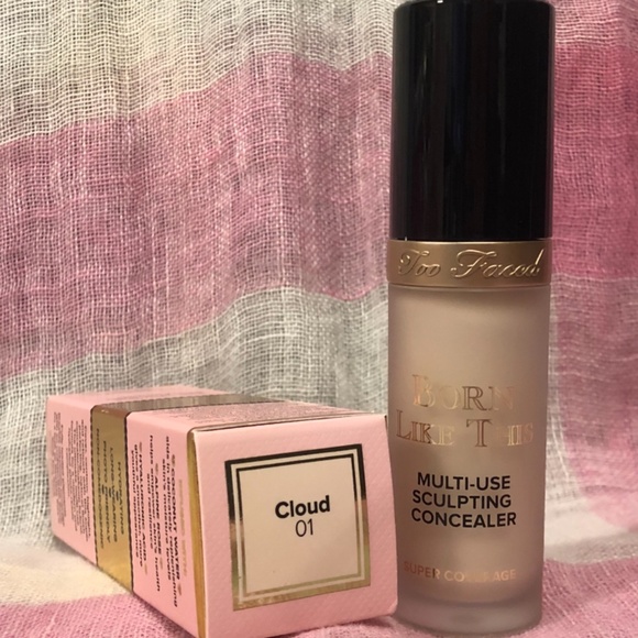 NWT Too Faced Multi-Use Sculpting Concealer - Picture 2 of 3